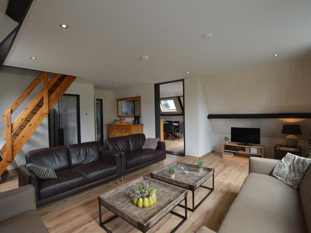 Holiday Home With Large Terrace Stramproy Екстериор снимка
